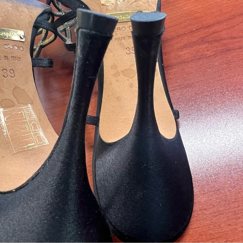 Dolce & Gabbana Black Strappy Slingback Heels with Gold Insole - Picture 4 of 11